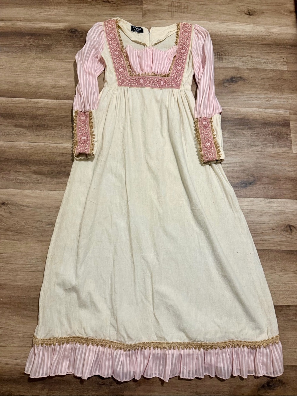 Vtg Gunne Sax Black Label by Jessica Renaissance Floral Tapestry Apron Dress S